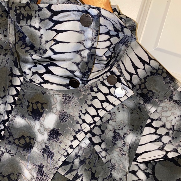 Armani Exchange Coat - Picture 5 of 9